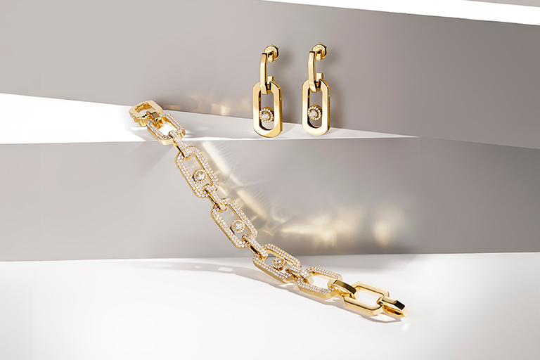 Image title messika banner