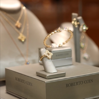 Roberto Coin Jewelry Showcase Roberto Coin Jewelry Showcase